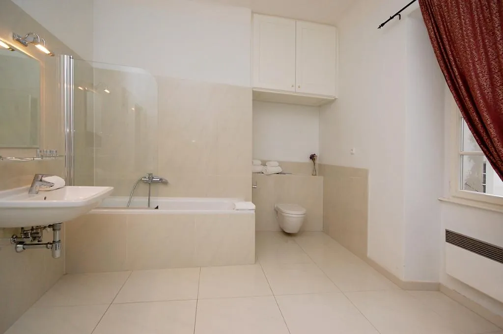 APARTMENT ONE BEDROOM WITH VIEWS Room, Royal Road Residence, Prague