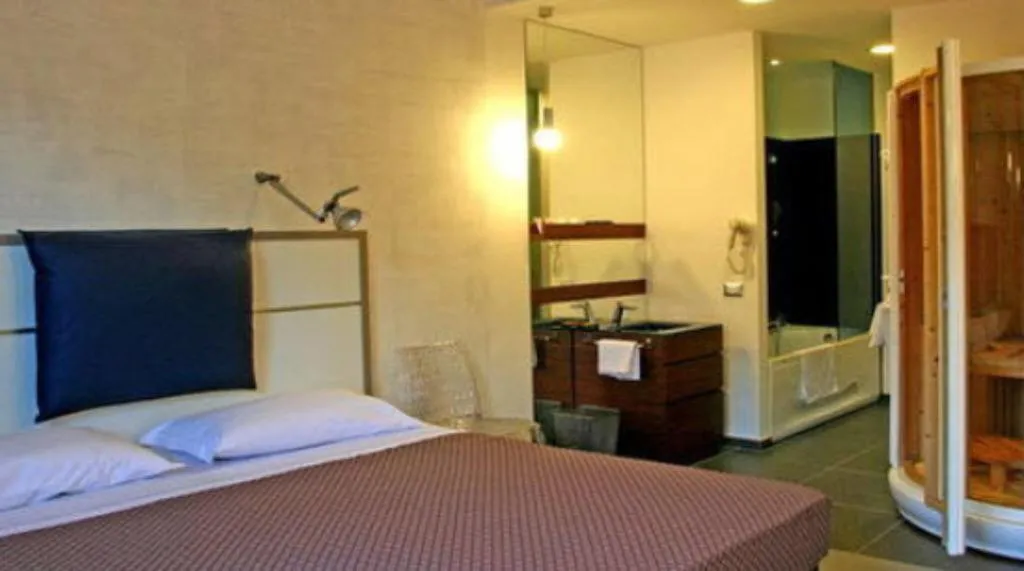 TWIN STANDARD Room, California, Rome