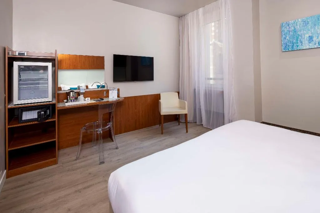 DOUBLE QUEEN SIZE BED Room, Best Western Hotel Madison, Milan
