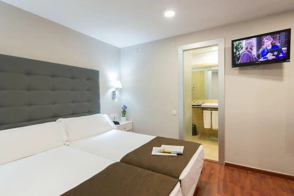 DOUBLE WITH KITCHENETTE Room, Senator Barcelona Apartments, Barcelona