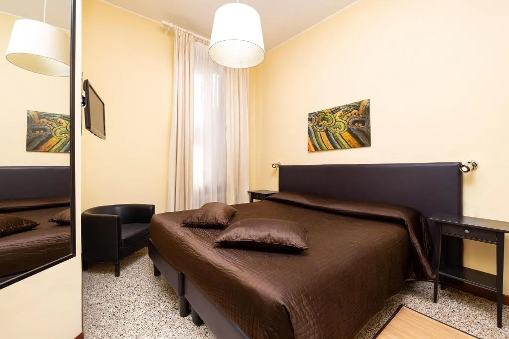 APARTMENT QUEEN BED NON SMOKING Room, Residence Ca' Foscolo, Venice