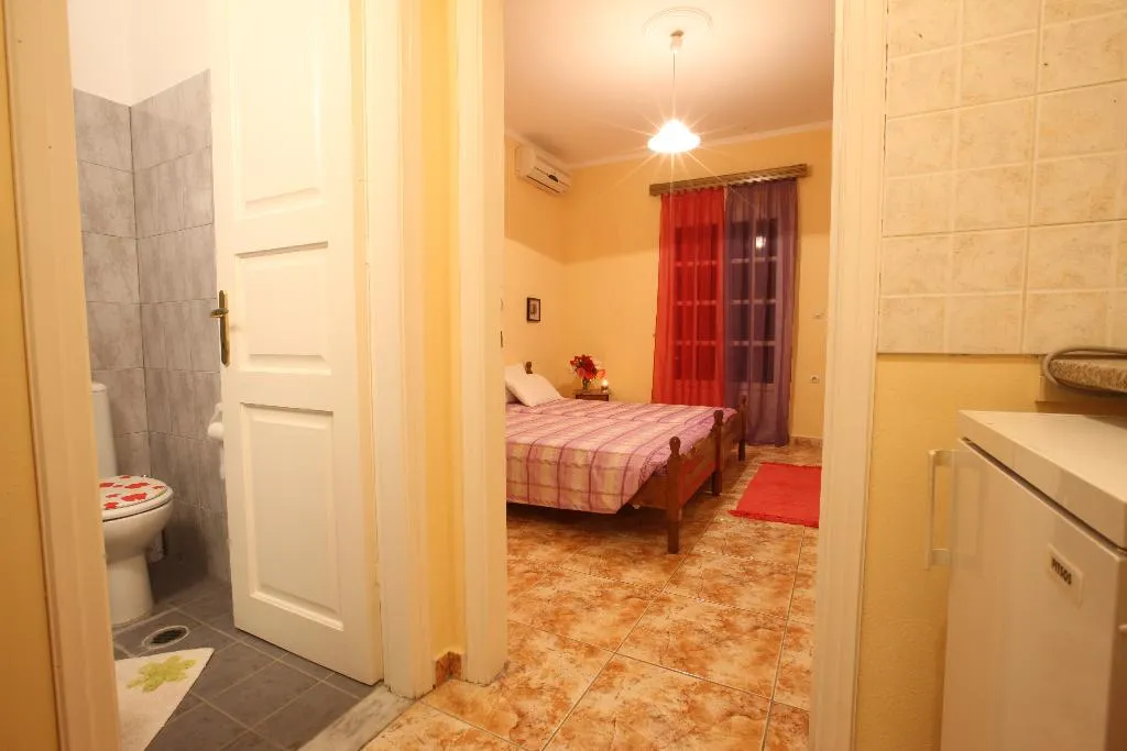 APARTMENT GARDEN VIEW Room, Apartments Despina, Corfu