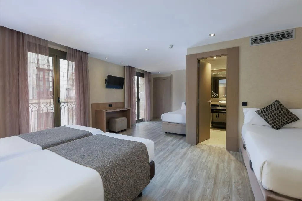 QUADRUPLE STANDARD Room, Suizo, Barcelona