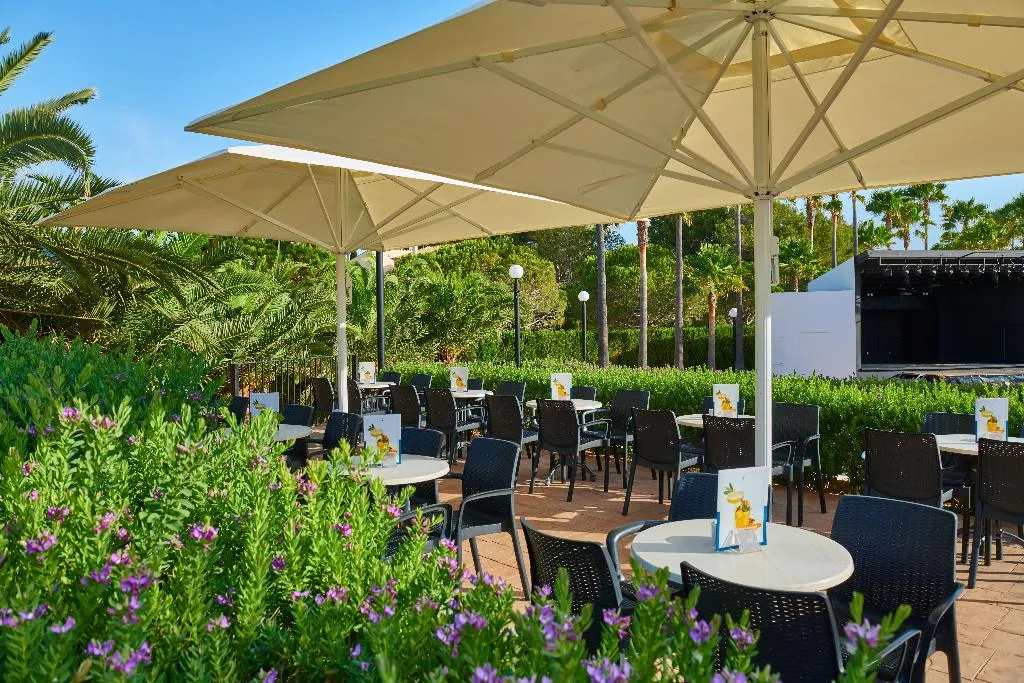Terrace, Hipotels Mediterraneo Club, Majorca
