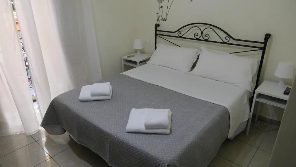 Room, B&B Dimora Cirillo, Naples