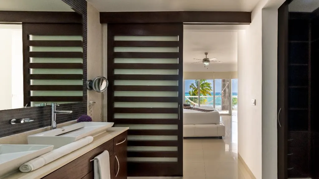 SUITE OCEAN FRONT Room, Mareazul Beach Front Resort Playa del Carmen, Playa Del Carmen