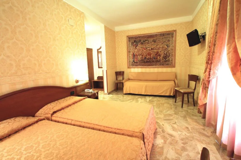QUADRUPLE STANDARD Room, Hotel Orazia, Rome