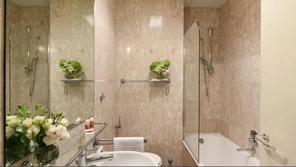 SINGLE CLASSIC Room, Bettoja Hotel Massimo d'Azeglio, Rome