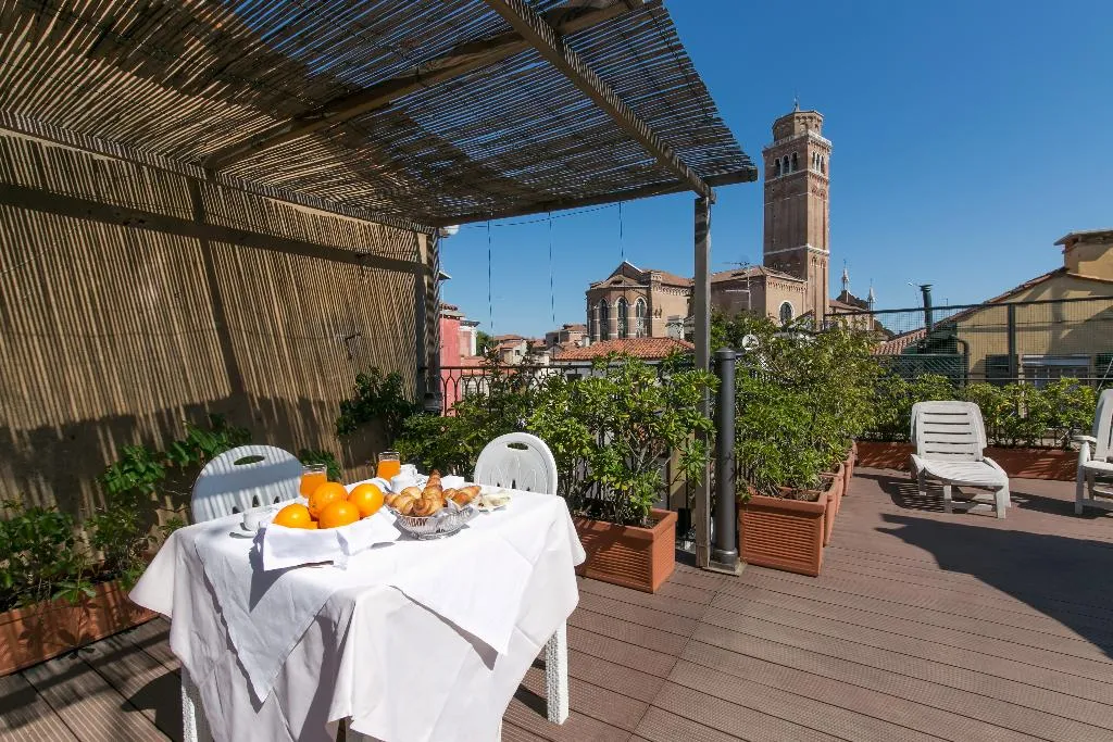 Bar, Pantalon, Venice