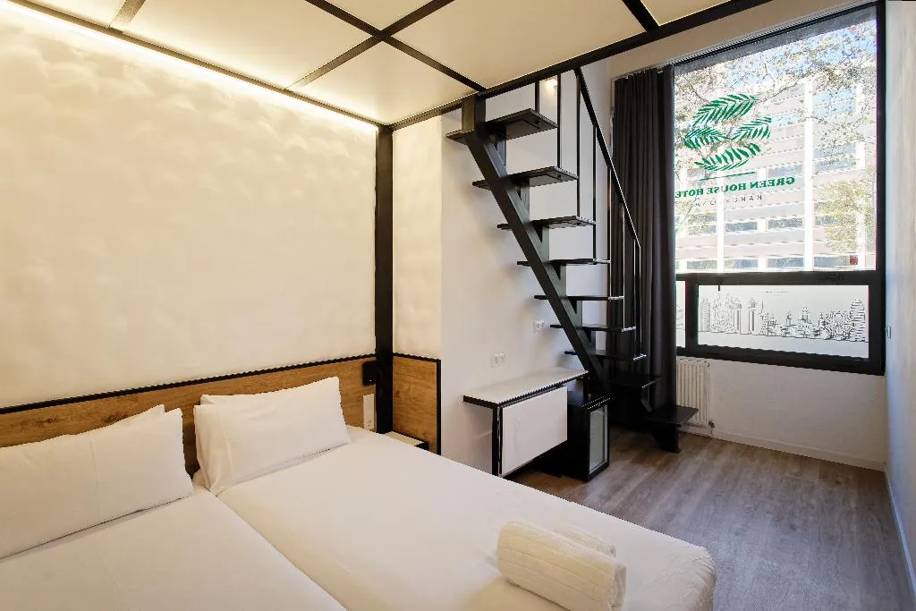 QUADRUPLE SUPERIOR WITH VIEWS Room, Green House Hotel, Barcelona