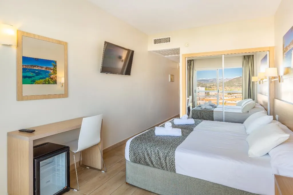 TWIN STANDARD Room, Samos, Majorca