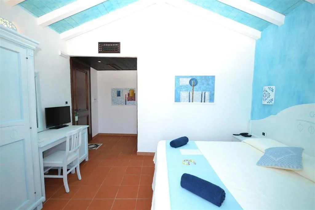 Room, Galanias Hotel And Retreat, Cagliari