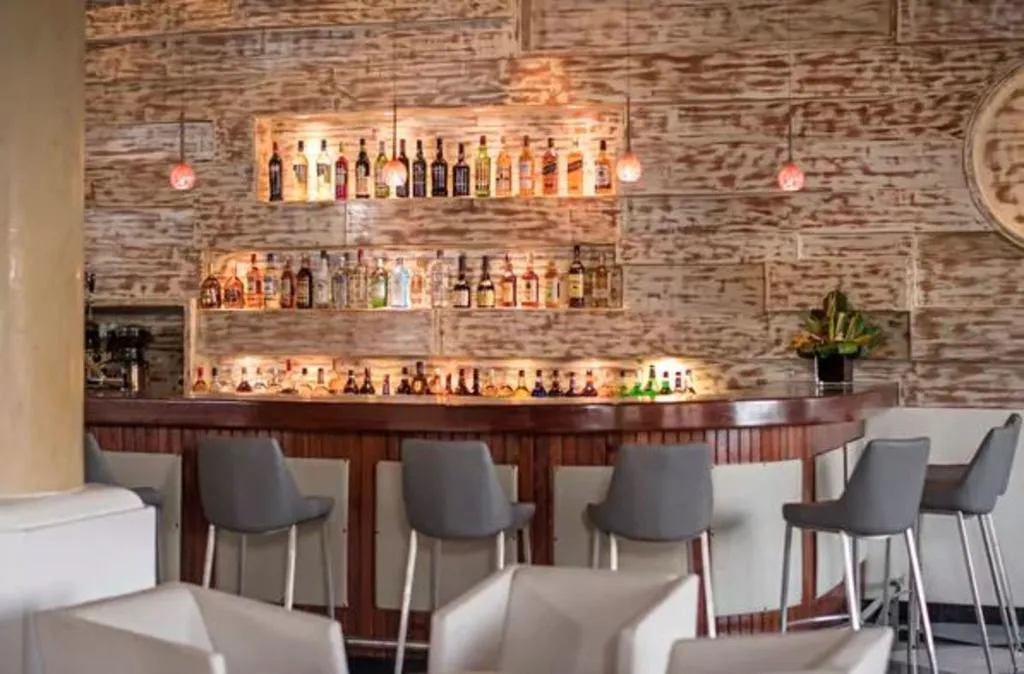 Bar, Iberostar Selection Rose Hall Suites All Inclusive, Montego Bay