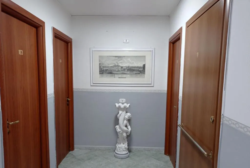 Lobby, Alloggio del Conte, Naples