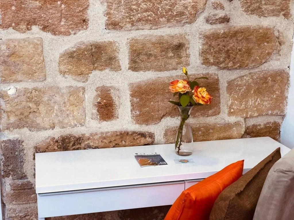 Room, Antichi Colori, Palermo