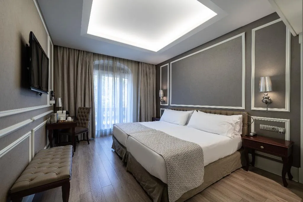 Double or Twin WITH VIEWS Room, Catalonia Passeig de Gracia, Barcelona