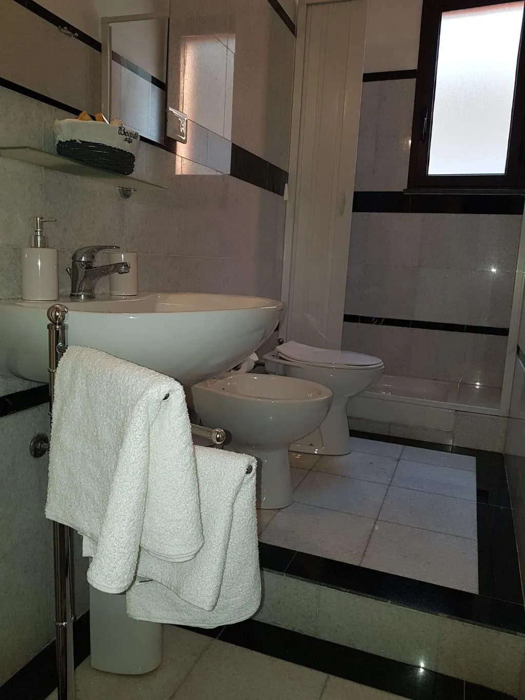 Room, Central Suites, Catania