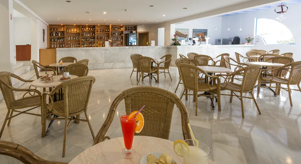 Bar, Hotel Ilusion Vista Blava, Majorca