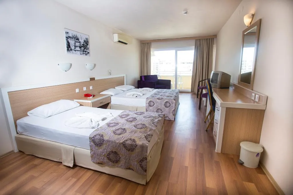 QUADRUPLE LAND VIEW Room, Tuntas Beach Hotel Altinkum, Bodrum