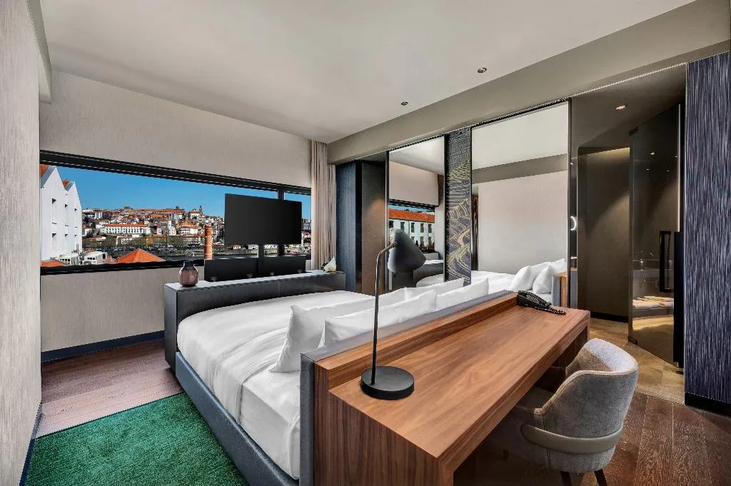 SUITE RIVER VIEW Room, Hilton Porto Gaia, Porto