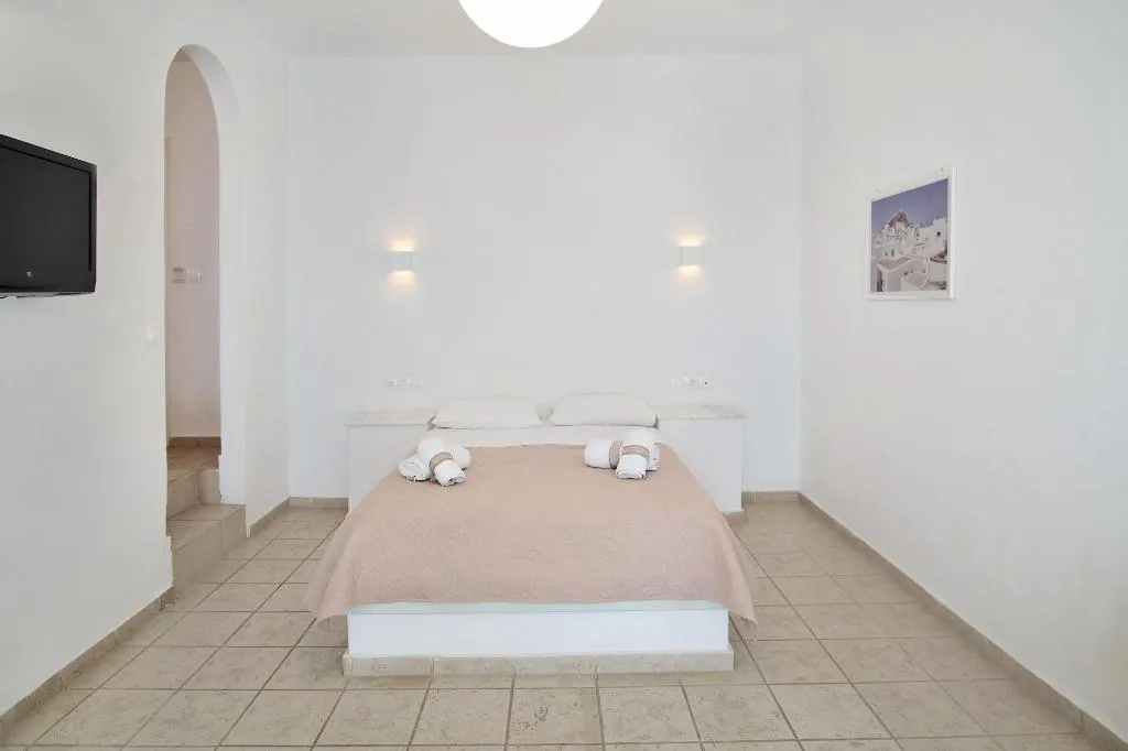 Room, Kritikakis Village Apartments, Santorini