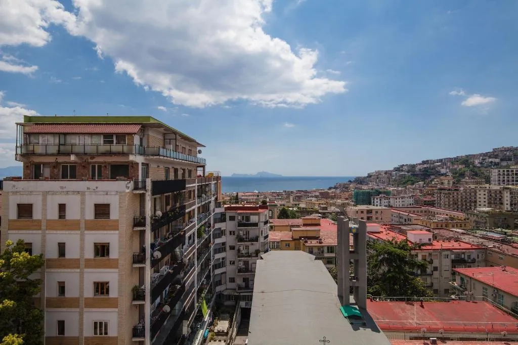 Room, Napolicentro Mare, Naples