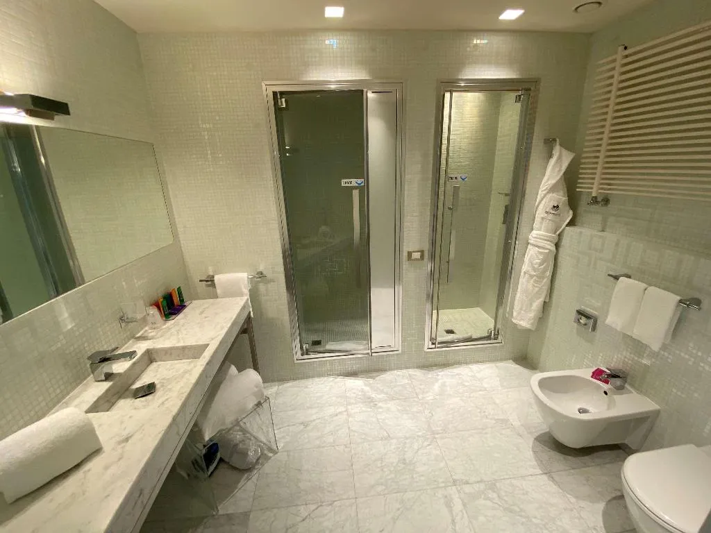 JUNIOR SUITE EXECUTIVE KING BED Room, Devero Hotel & Spa, BW Signature Collection, Milan