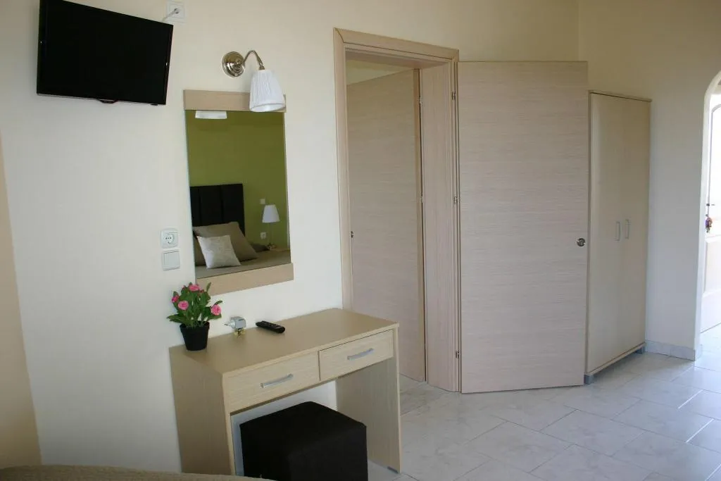 Room, Lyristis Apartments Plus, Rhodes