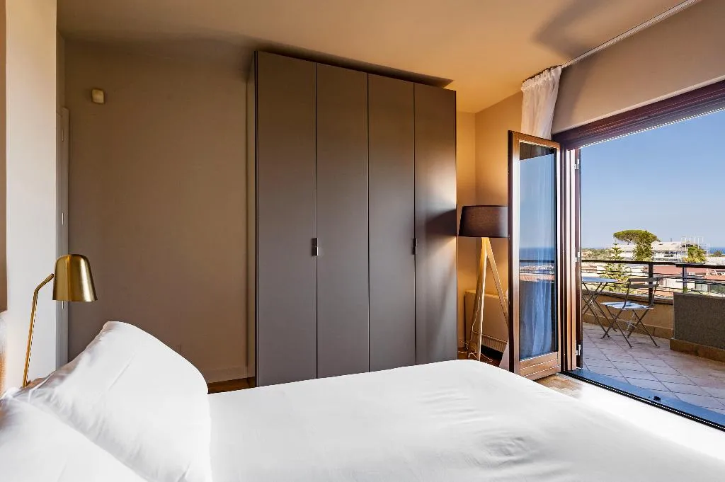 VILLA FIVE BEDROOMS Room, The Villa by Ferrini Home, Catania