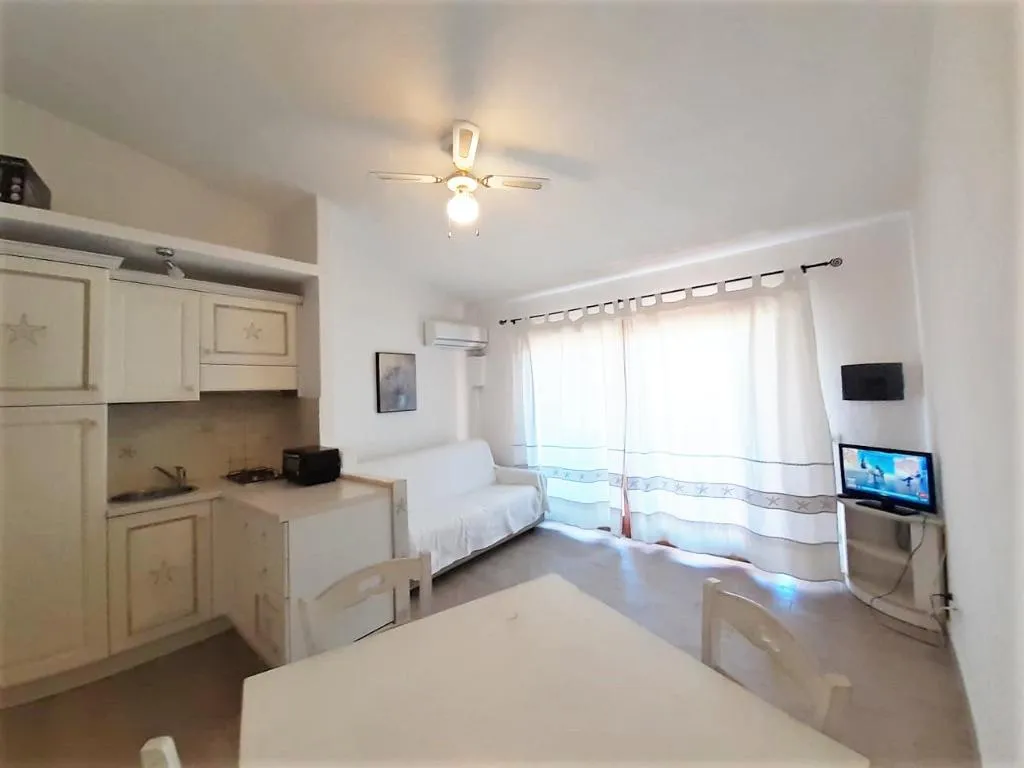 APARTMENT CAPACITY 4 Room, Villaggio Marineledda, Olbia