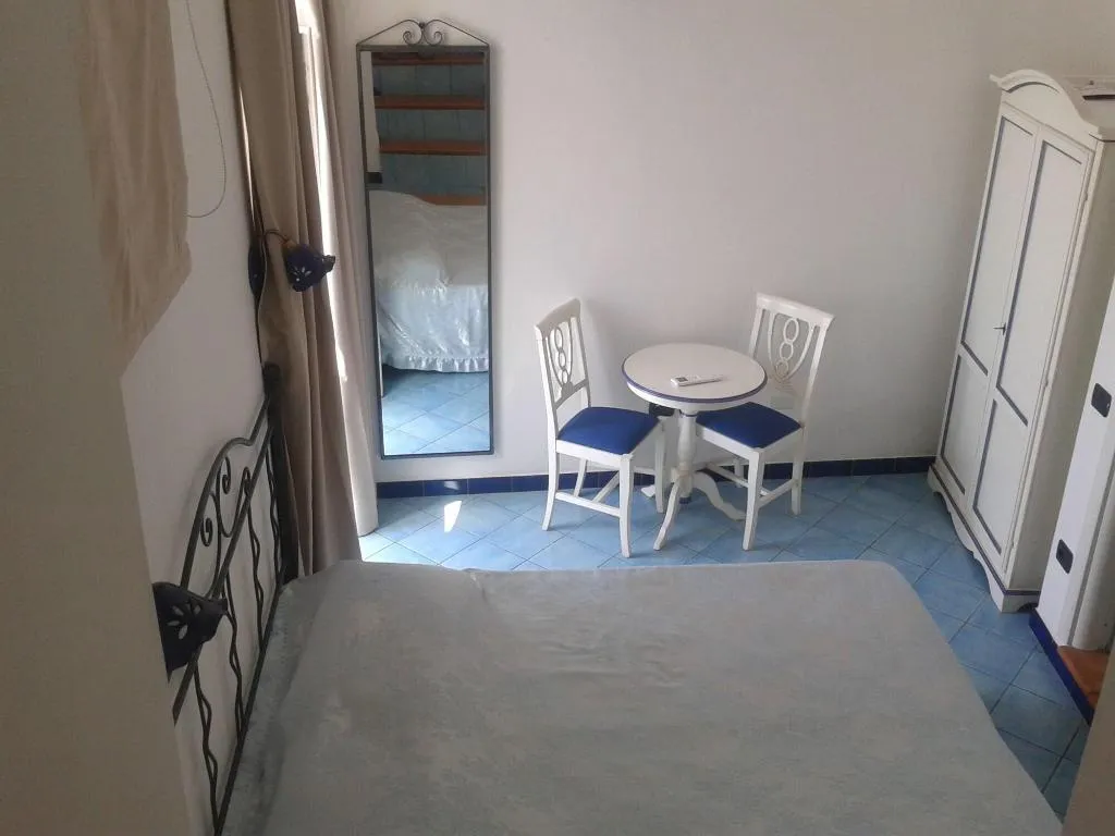 Room, Il Porticciolo di Amalfi, Naples