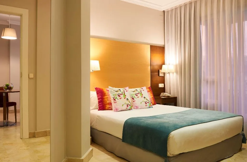 Room, Suites Barrio de Salamanca, Madrid