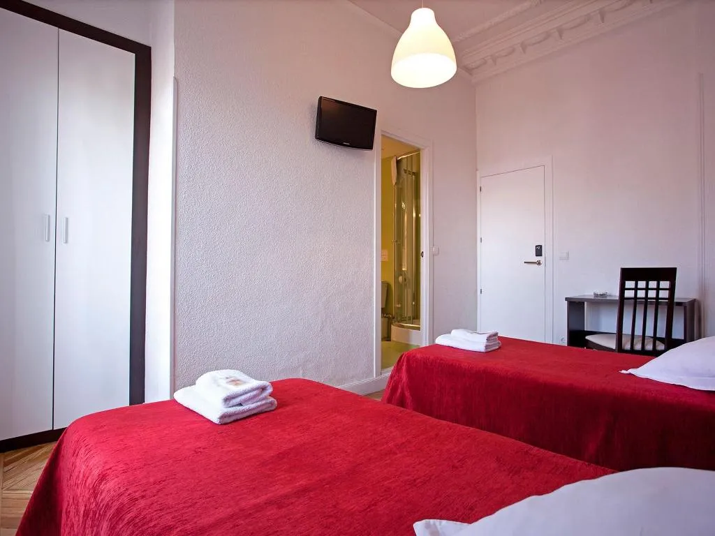 TWIN STANDARD Room, Hostal Besaya, Madrid