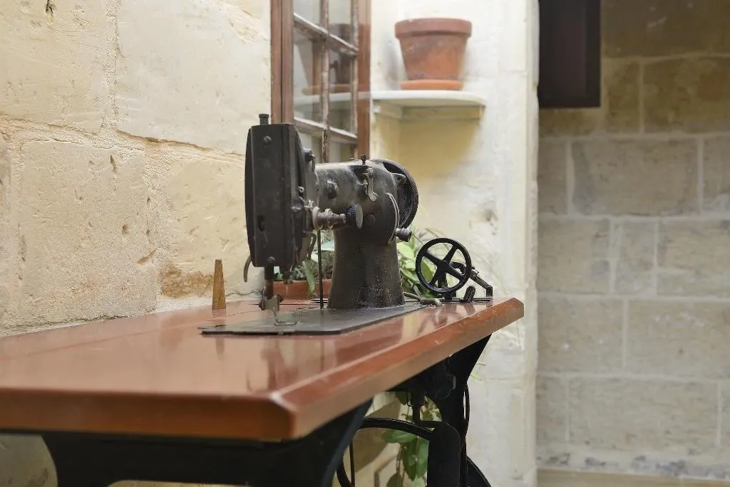 Lobby, The Burrow Guest House, Malta