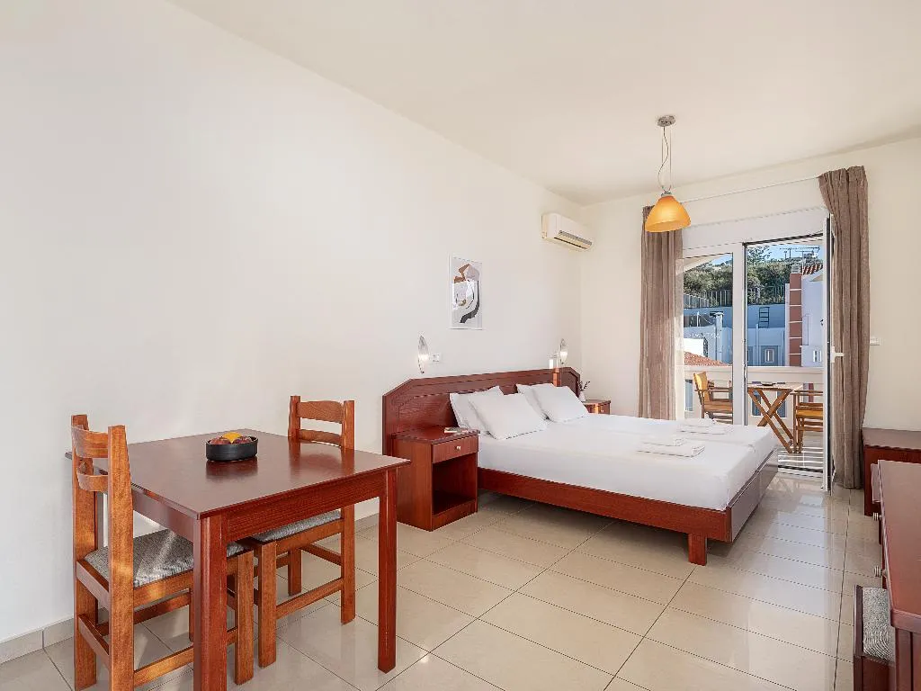STUDIO DELUXE POOL VIEW Room, Artemis Apartments, Crete