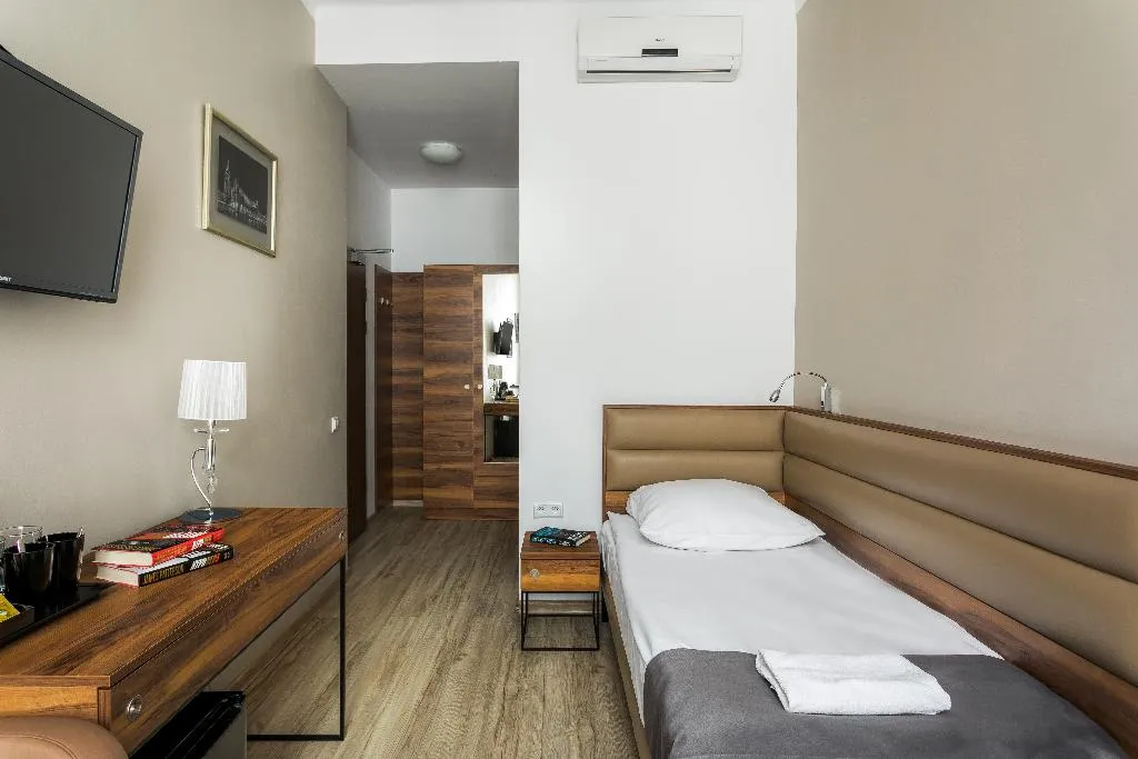 TWIN STANDARD Room, G12 Aparthotel, Krakow