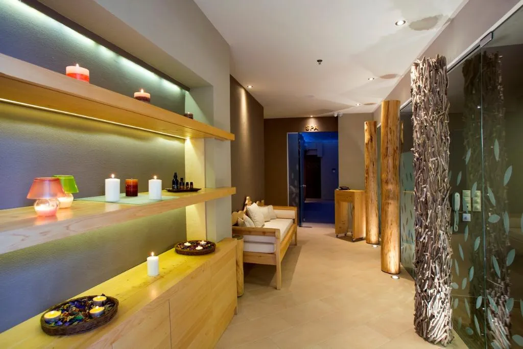 Sports and Entertainment, Atlantis Beach Hotel, Crete