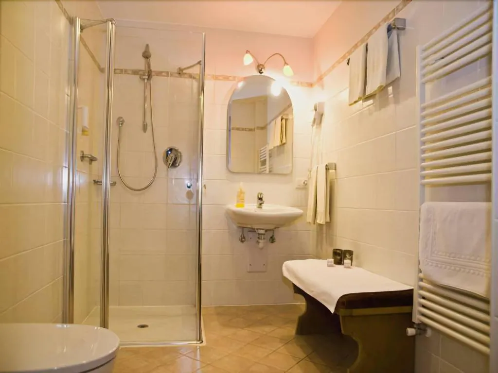 Room, Leon d'Oro, Catania