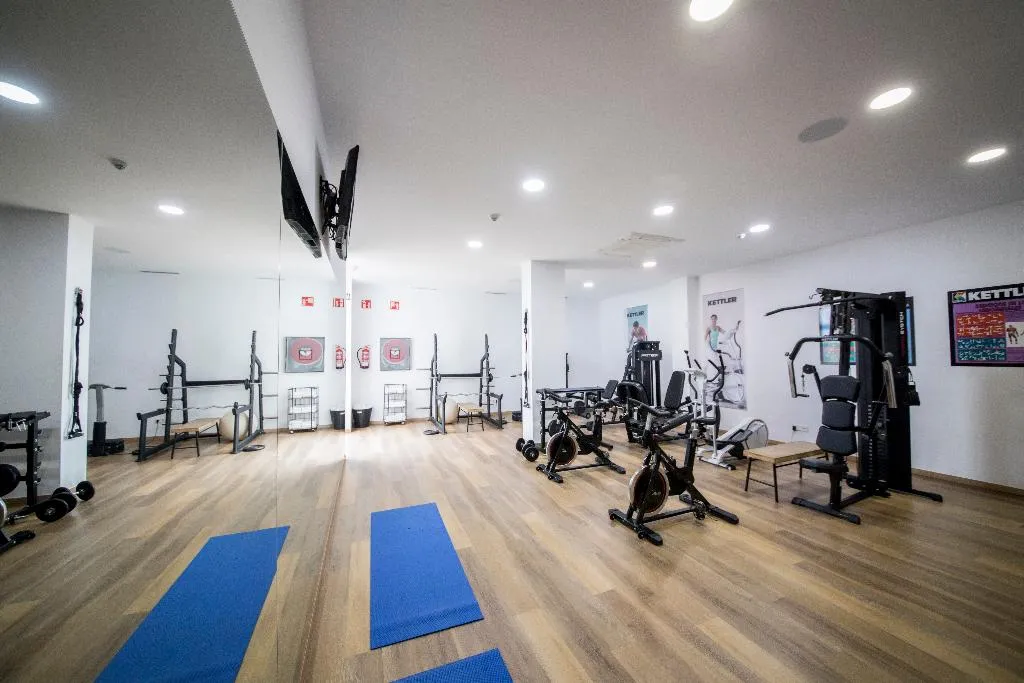 Sports and Entertainment, Cap Negret, Costa Blanca