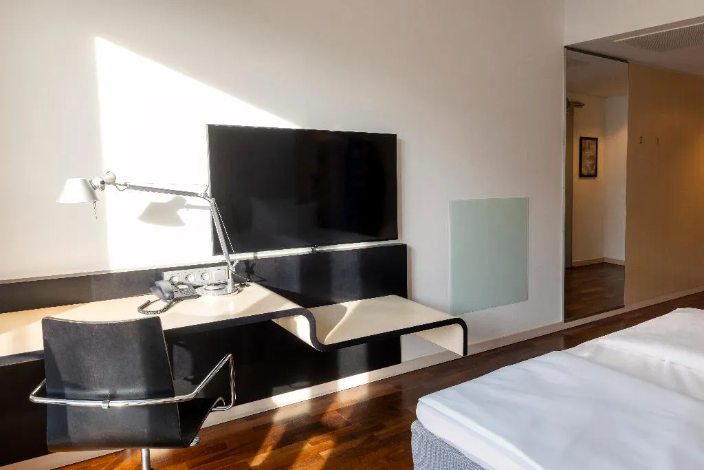 Double or Twin STANDARD Room, Scandic Berlin Potsdamer Platz, Berlin
