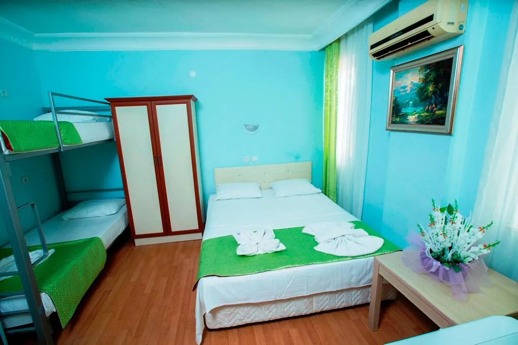 Room CAPACITY 4 Room, Nehir Apart Otel, Antalya