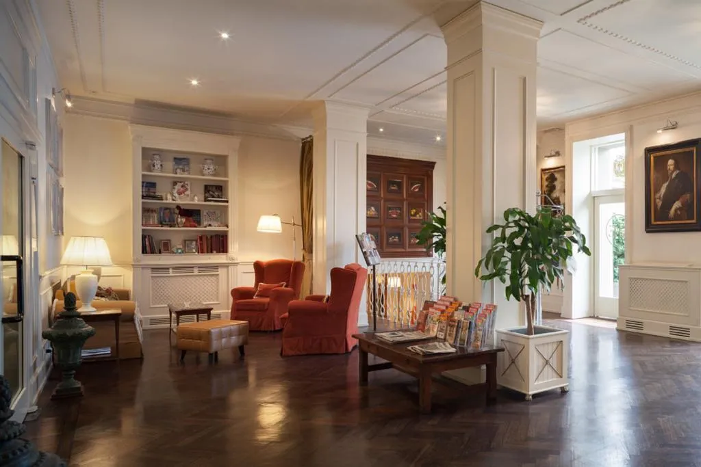 Lobby, Executive, Florence