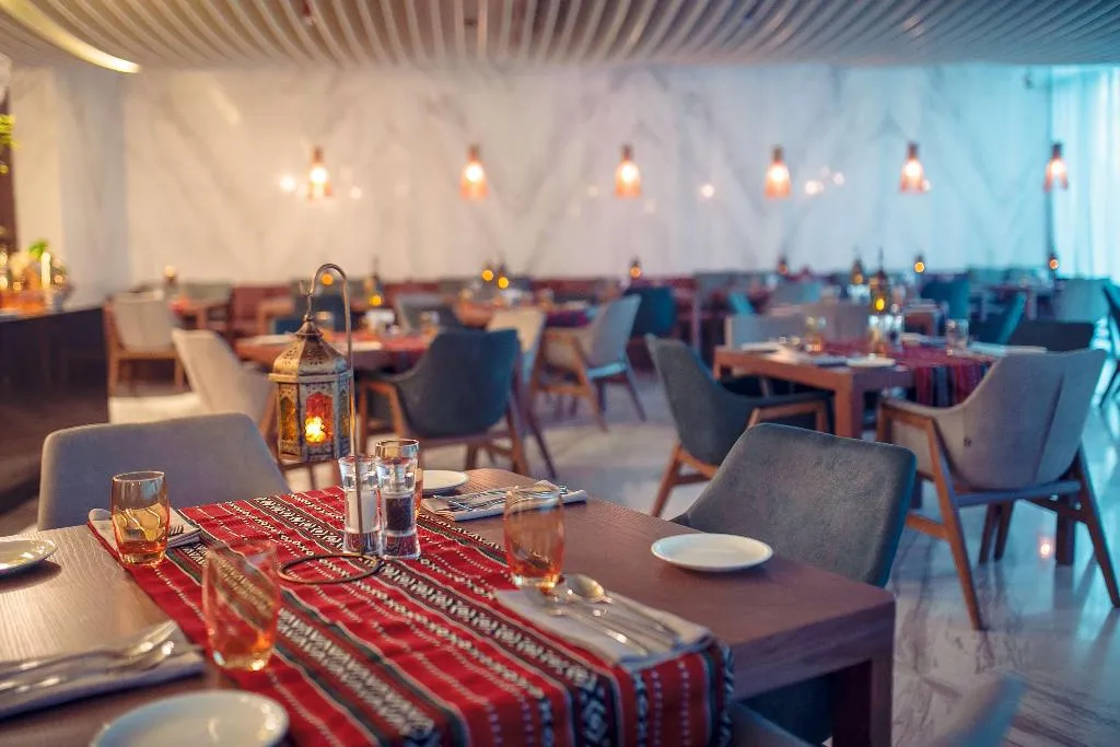 Restaurant, Radisson Blu Hotel Apartment Dubai Silicon Oasis, Dubai