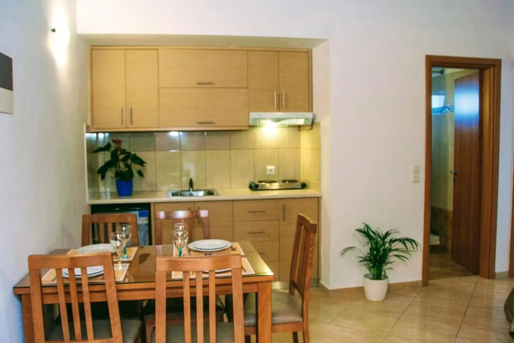APARTMENT CAPACITY 5 TWO BEDROOMS Room, Ippoliti Village, Crete