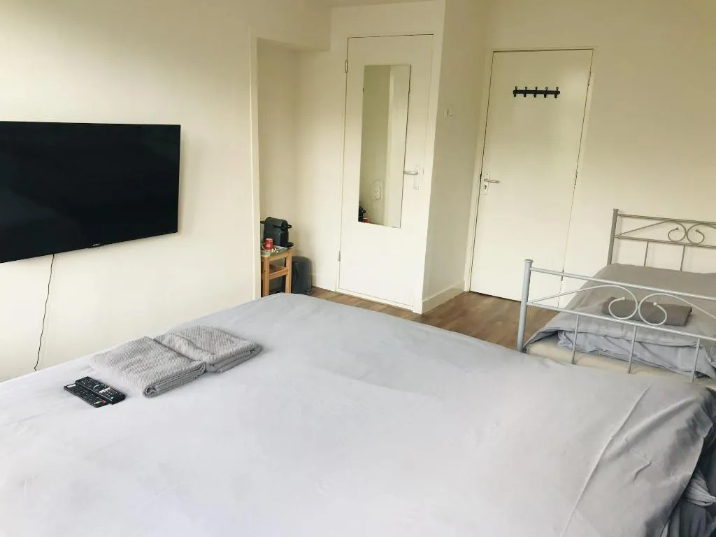 Room, Hotel Canal View, Amsterdam