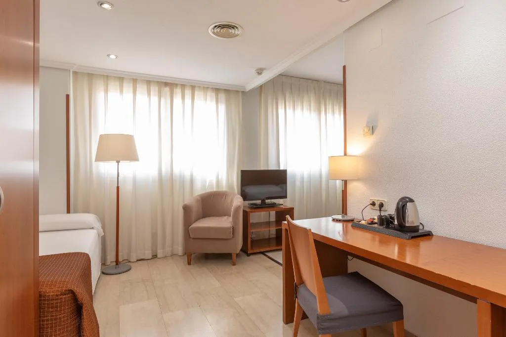 TRIPLE STANDARD Room, Porcel Torre Garden, Madrid