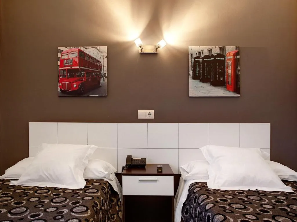 TWIN STANDARD Room, Hostal Besaya, Madrid
