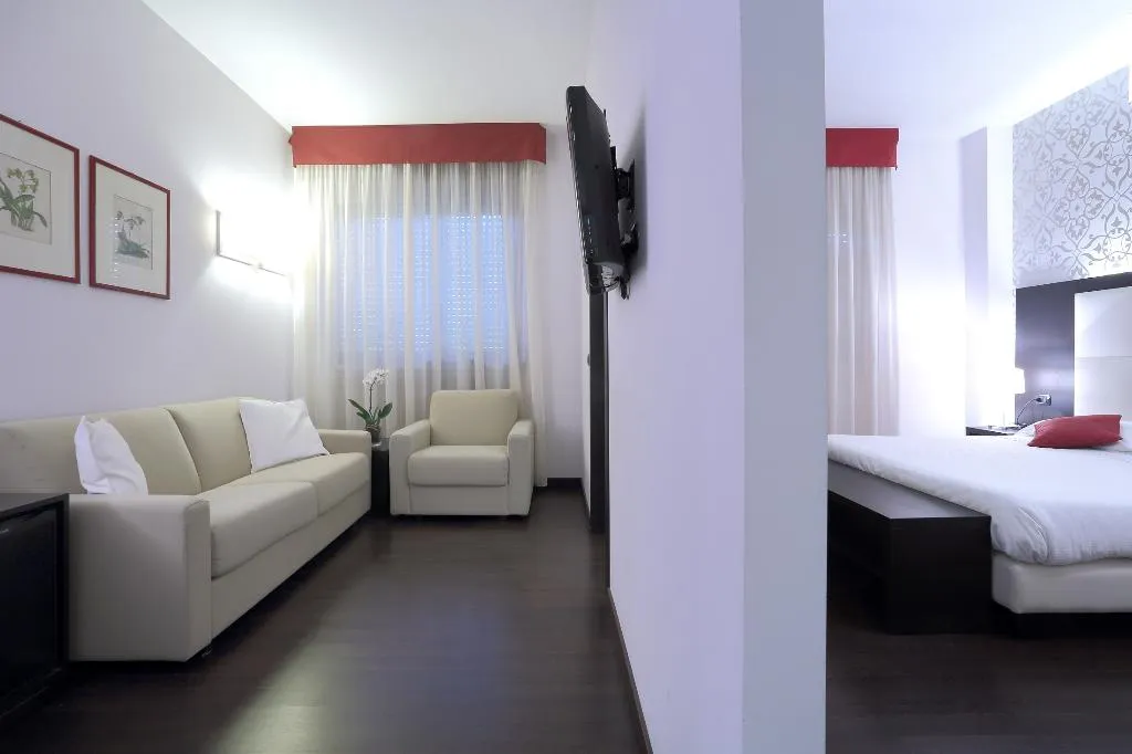 FAMILY ROOM STANDARD Room, La Torretta Hotel, Milan