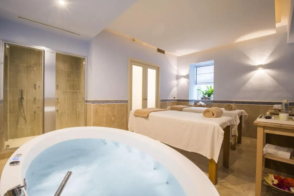 Sports and Entertainment, Excelsior Belvedere Hotel & Spa, Naples