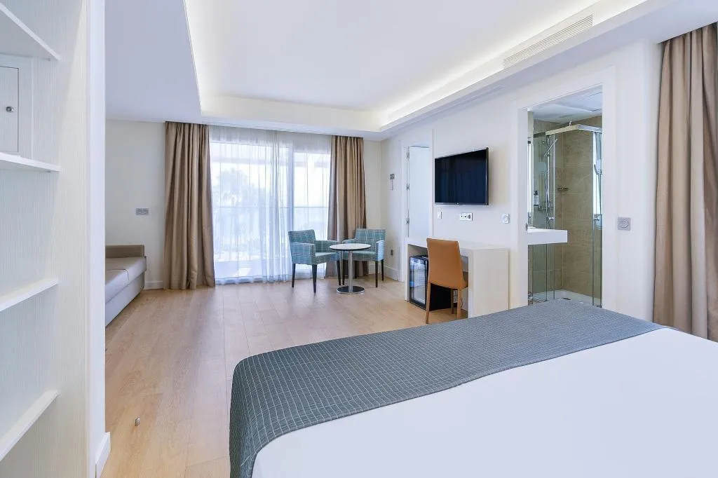 FAMILY ROOM STANDARD Room, Sol Torremolinos Don Pedro, Costa Del Sol